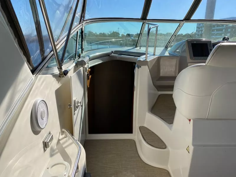 2004 Cruisers Yachts 320 Express