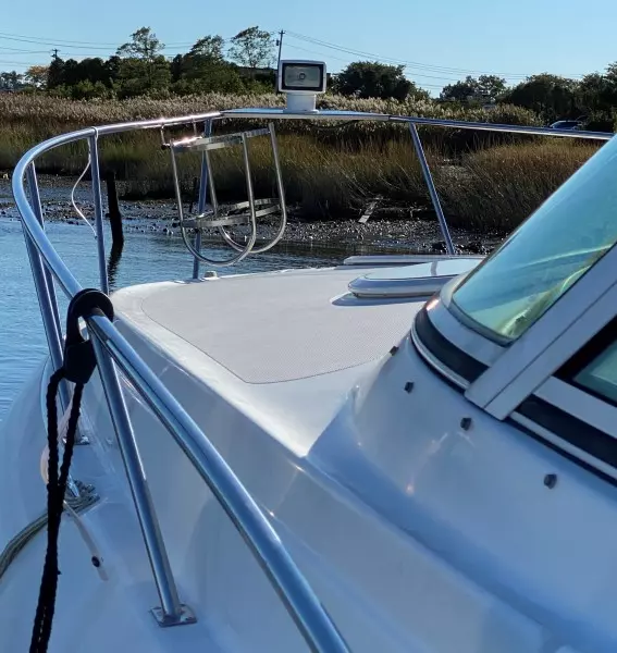 2004 Cruisers Yachts 320 Express