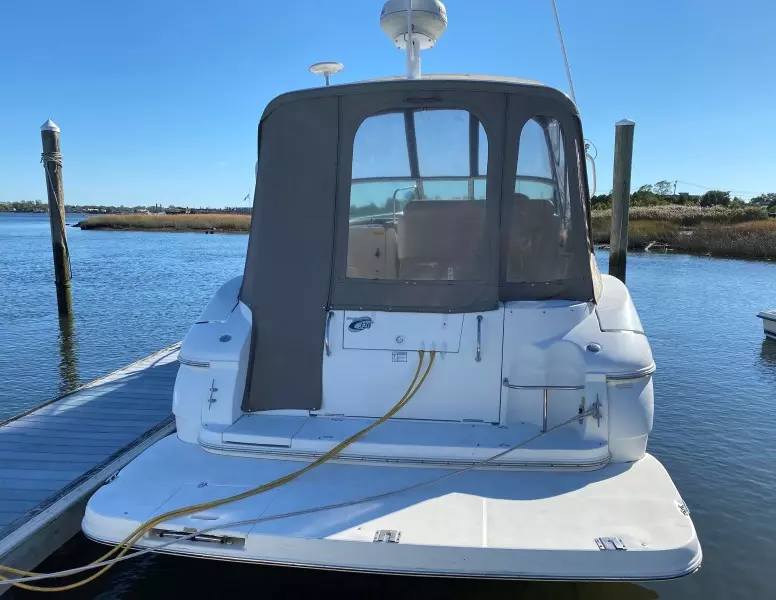 2004 Cruisers Yachts 320 Express