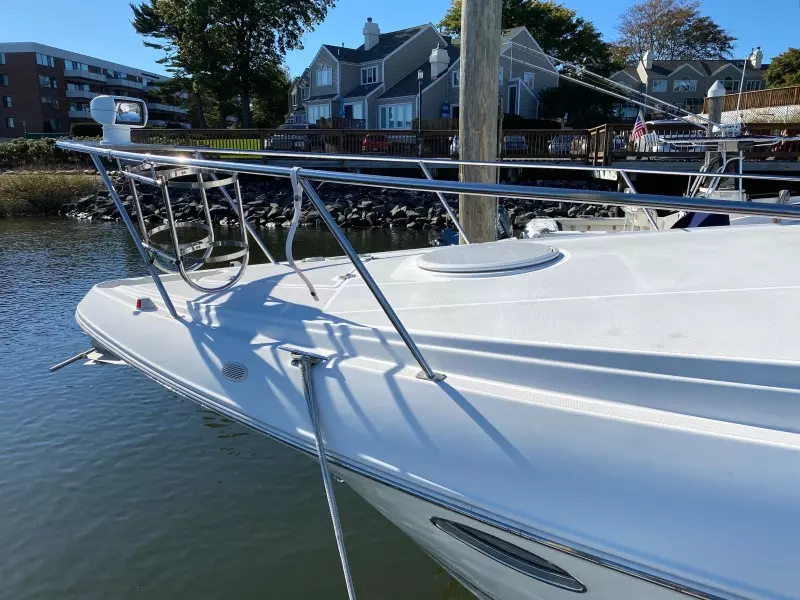 2004 Cruisers Yachts 320 Express