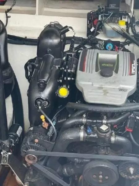 2015 Sea Ray 330 Sundancer