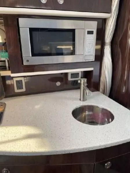 2015 Sea Ray 330 Sundancer