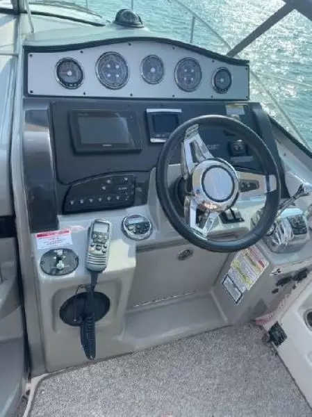 2015 Sea Ray 330 Sundancer