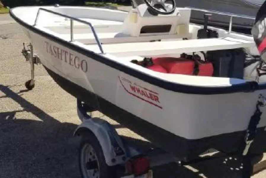 2000 Boston Whaler 