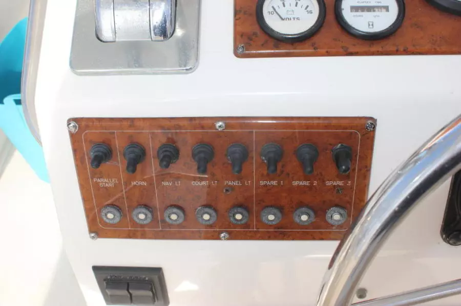 1999 Silverton 37 Convertible