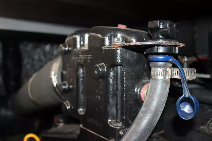 1999 Silverton 37 Convertible