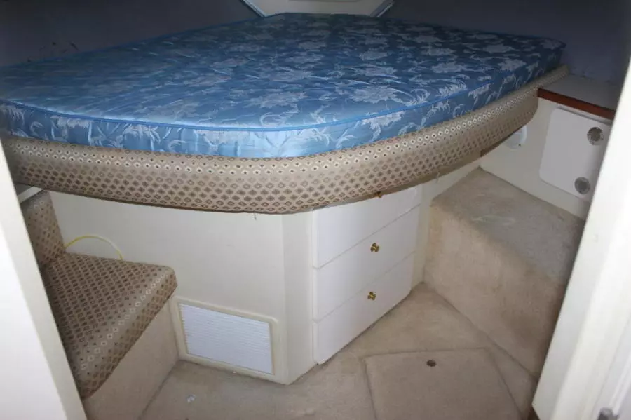 1999 Silverton 37 Convertible