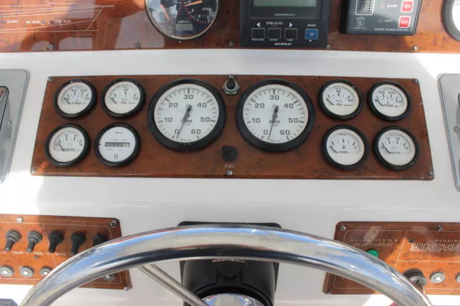 1999 Silverton 37 Convertible