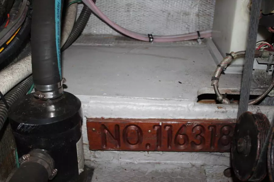 1999 Silverton 37 Convertible