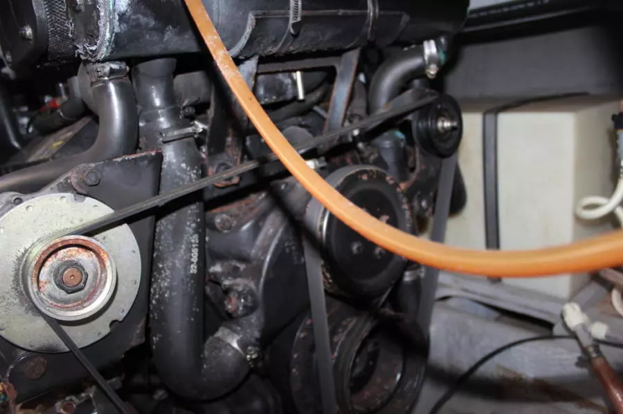 1999 Silverton 37 Convertible