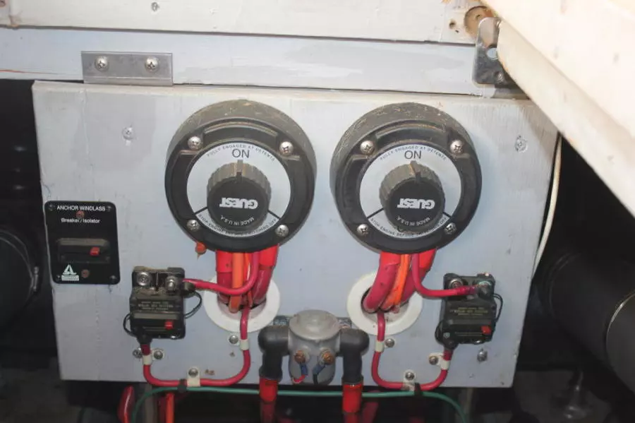 1999 Silverton 37 Convertible