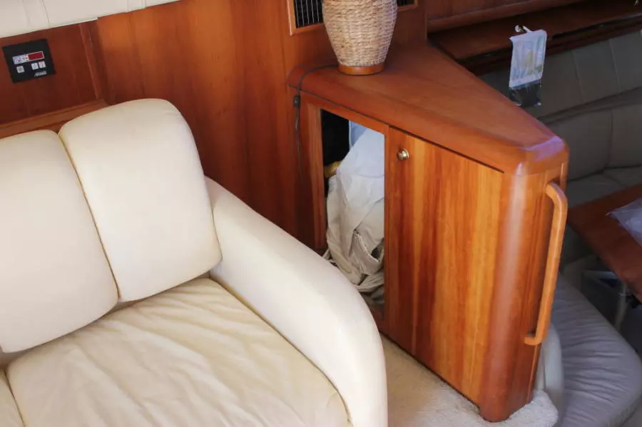 1999 Silverton 37 Convertible