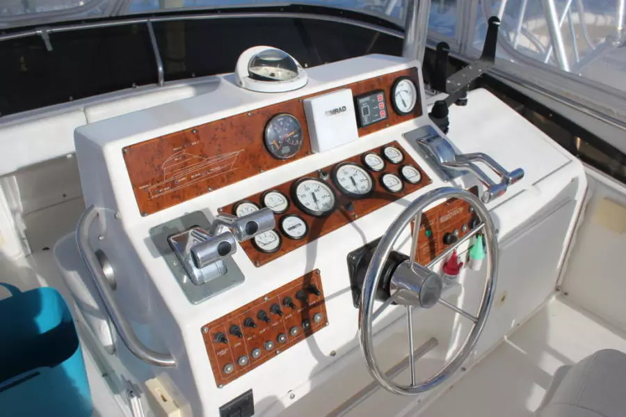 1999 Silverton 37 Convertible