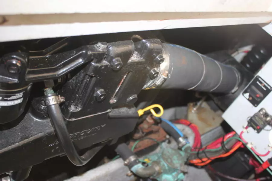 1999 Silverton 37 Convertible