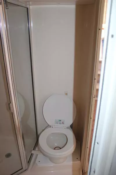 1999 Silverton 37 Convertible