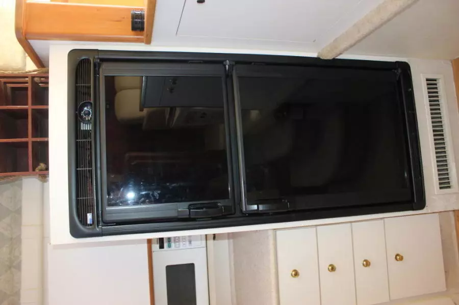 1999 Silverton 37 Convertible