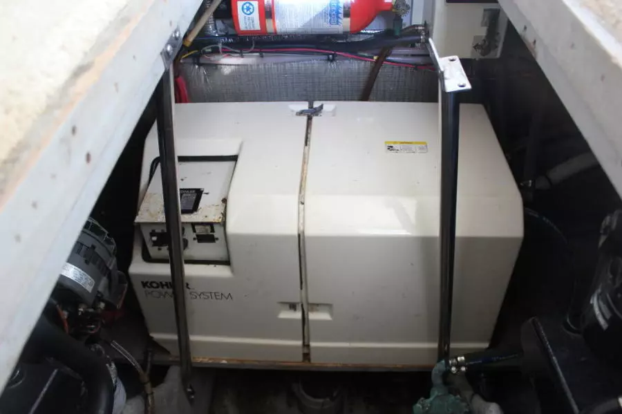 1999 Silverton 37 Convertible