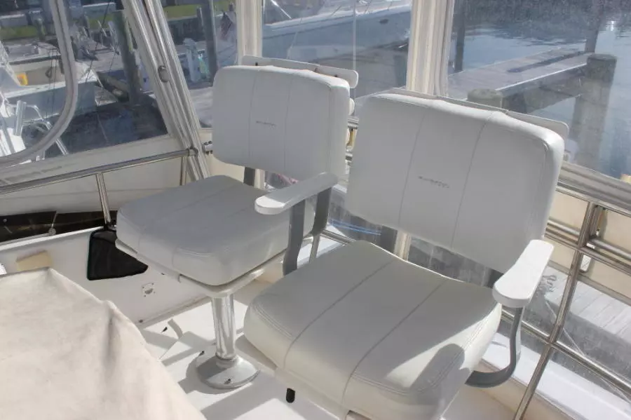 1999 Silverton 37 Convertible