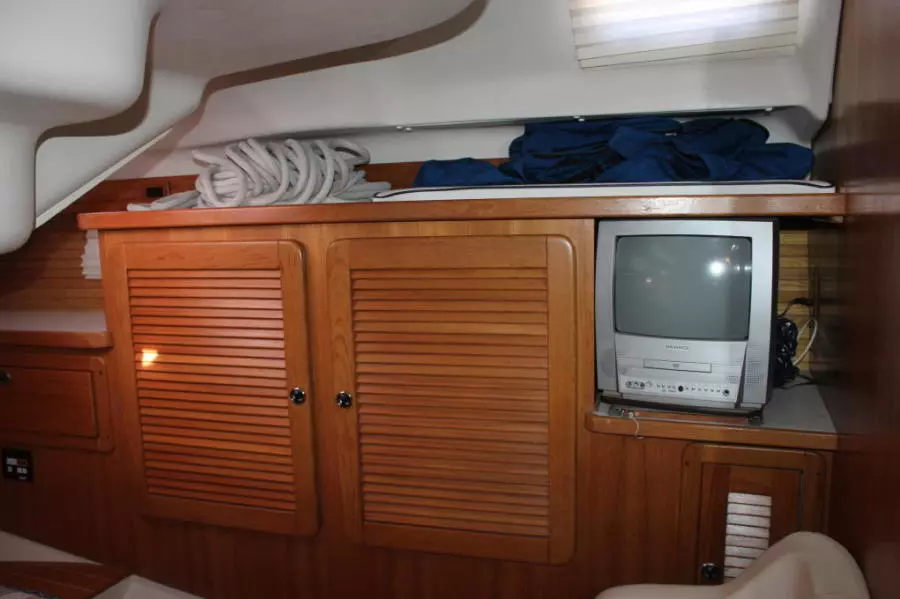 2001 Catalina 470