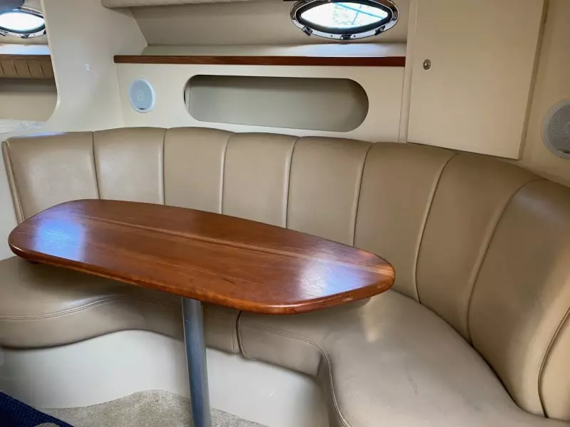 2003 Cruisers Yachts 2870