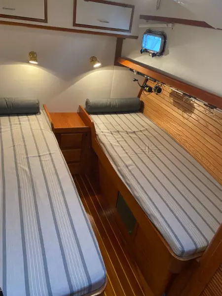 1995 Cape Dory Explorer