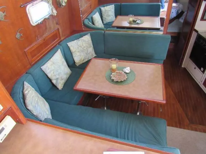 1987 Offshore Yachts Yachtfisher CPMY