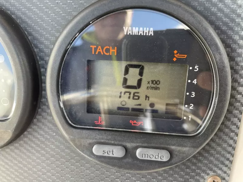 2000 Grady-White 222 Fisherman