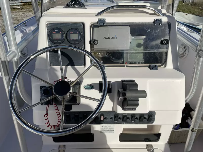 2000 Grady-White 222 Fisherman