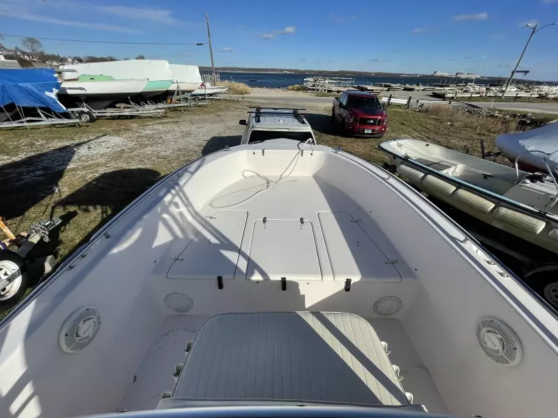 2000 Grady-White 222 Fisherman