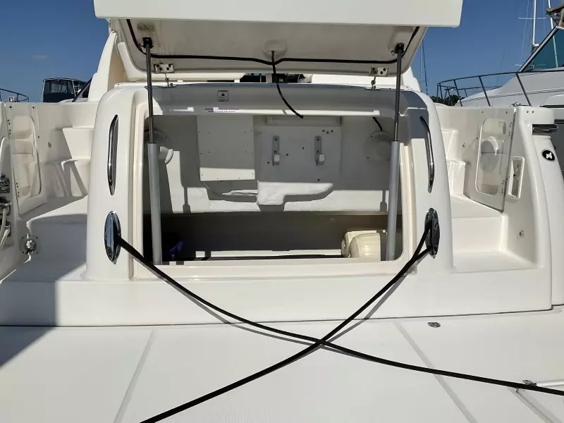 2004 Tiara Yachts 