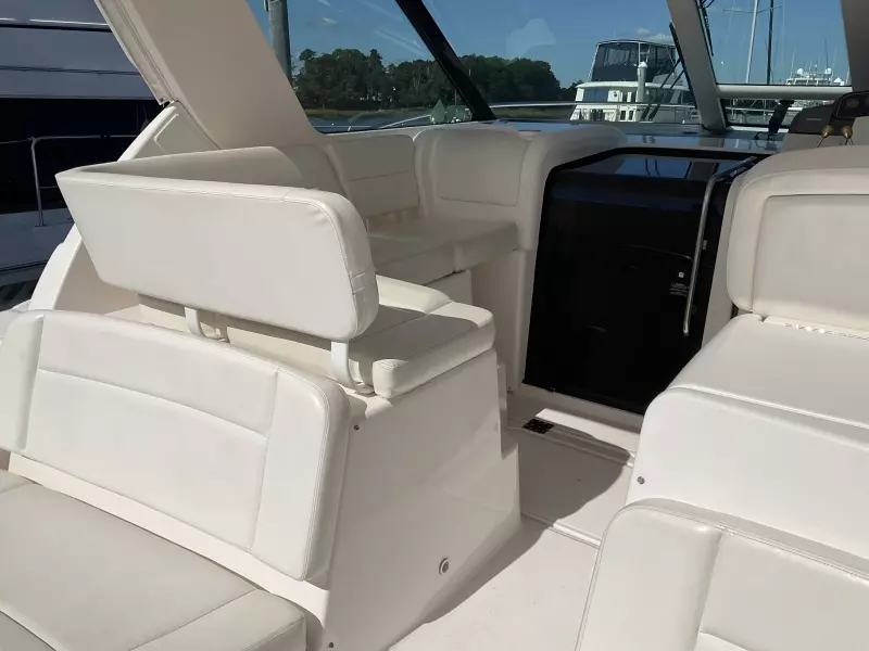 2004 Tiara Yachts 