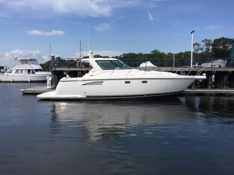 2004 Tiara Yachts 