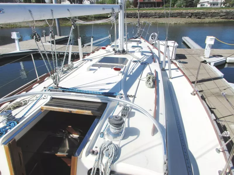 Deck, starboard forward