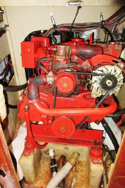 Engine access (under Companionbway)