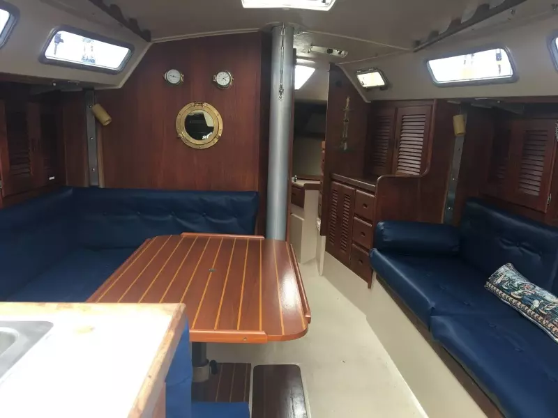 1985 Catalina 38