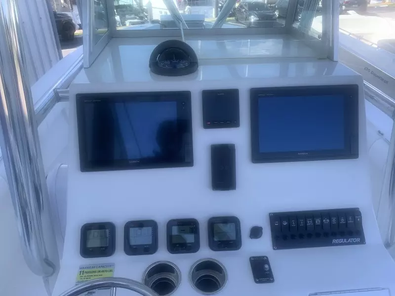 2010 Regulator 26 Forwarding Seating