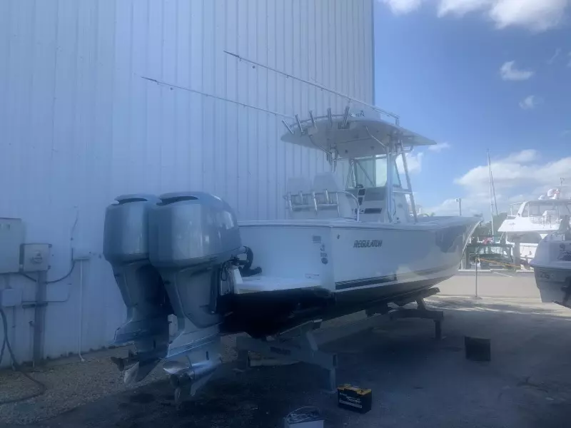 2010 Regulator 26 Forwarding Seating