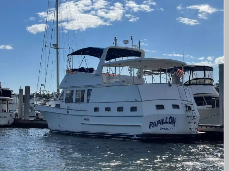 1986 Marine Trader 44 Sundeck