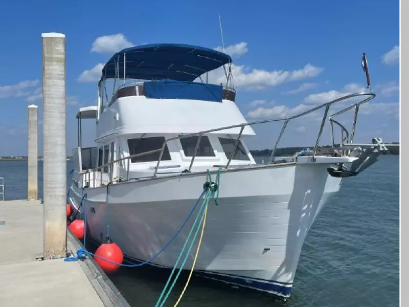 1986 Marine Trader 44 Sundeck