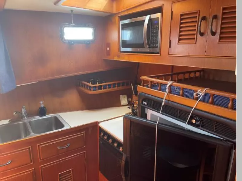 1986 Marine Trader 44 Sundeck