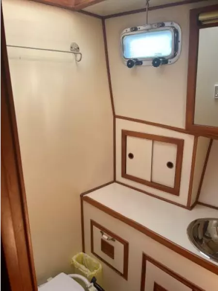 1986 Marine Trader 44 Sundeck