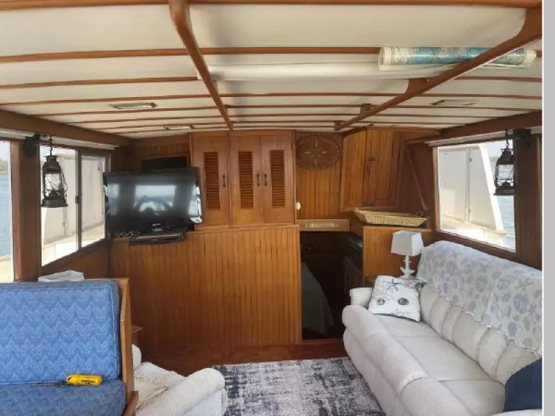 1986 Marine Trader 44 Sundeck