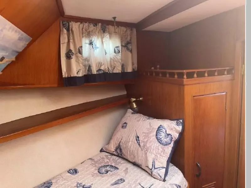 1986 Marine Trader 44 Sundeck