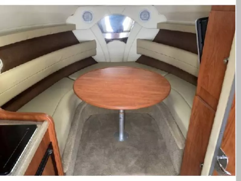 2006 Rinker 270 Fiesta Vee