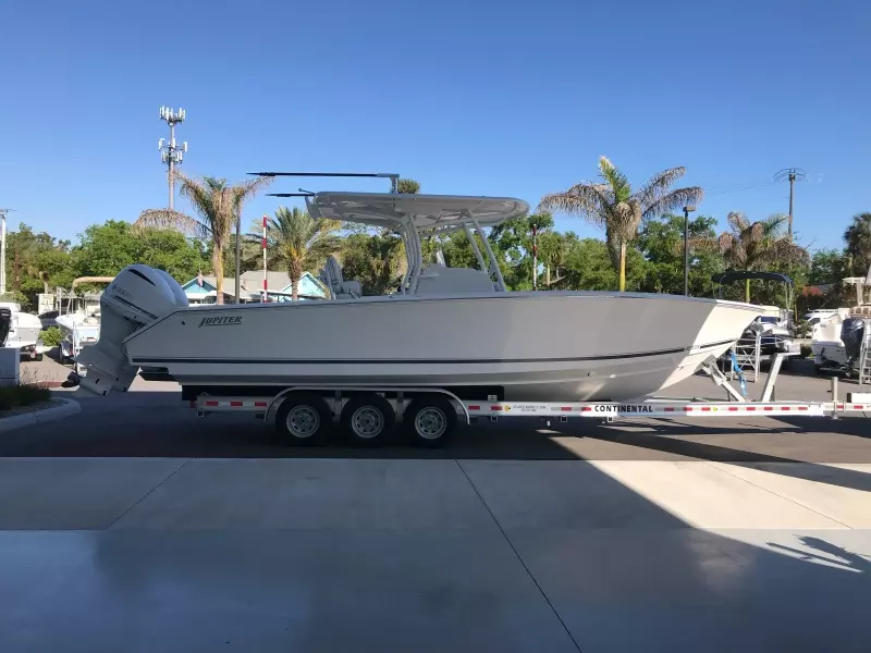 2018 Jupiter 30 HFS
