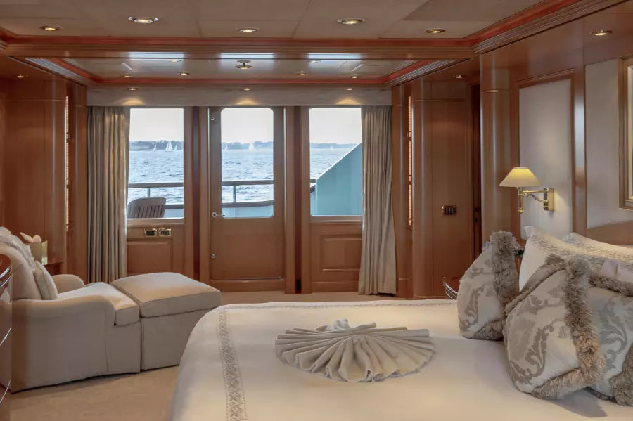 LAUREL 240'/73.15m Delta 2006/2014