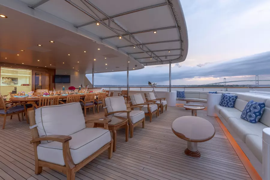 LAUREL 240'/73.15m Delta 2006/2014