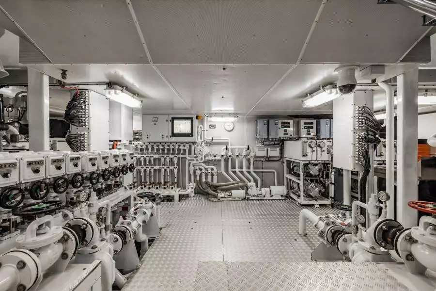 LAUREL 240'/73.15m Delta 2006/2014