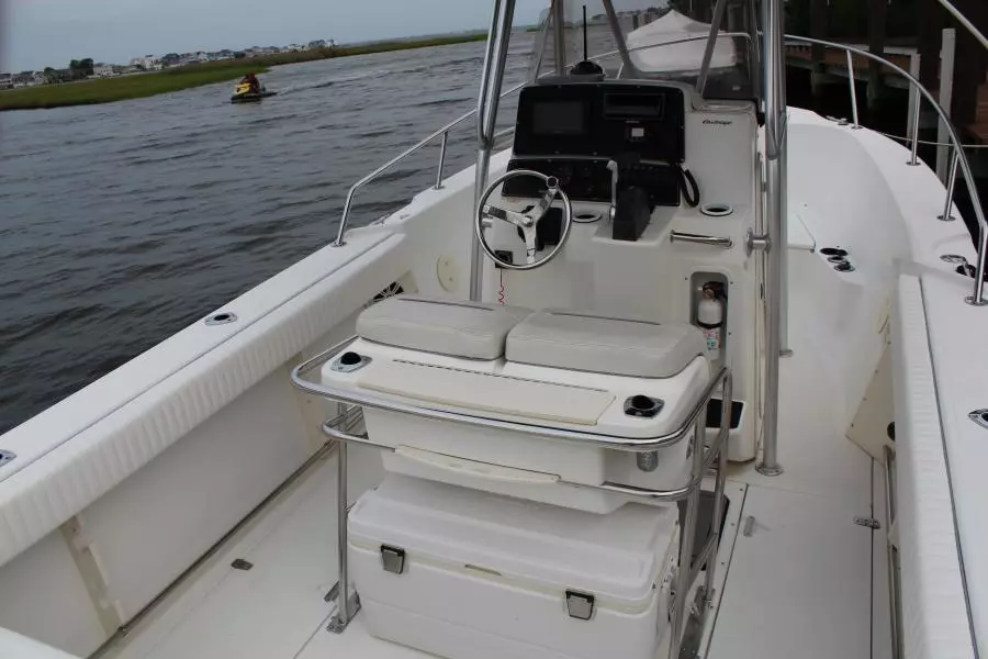 1999 Boston Whaler 23 Outrage