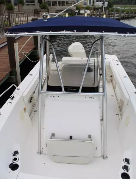 1999 Boston Whaler 23 Outrage